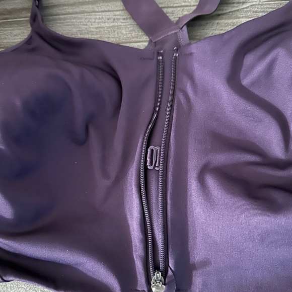 All in Motion Gently Used 40DD (Runs Small)  Full Support Sports Bra in Purple - Picture 5 of 8